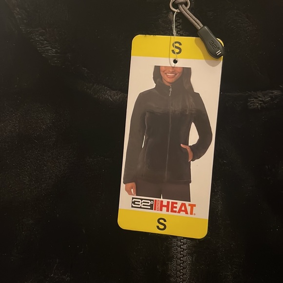 32 DEGREES HEAT BLACK PLUSH FUR JACKET. SIZE: Small - Picture 3 of 12